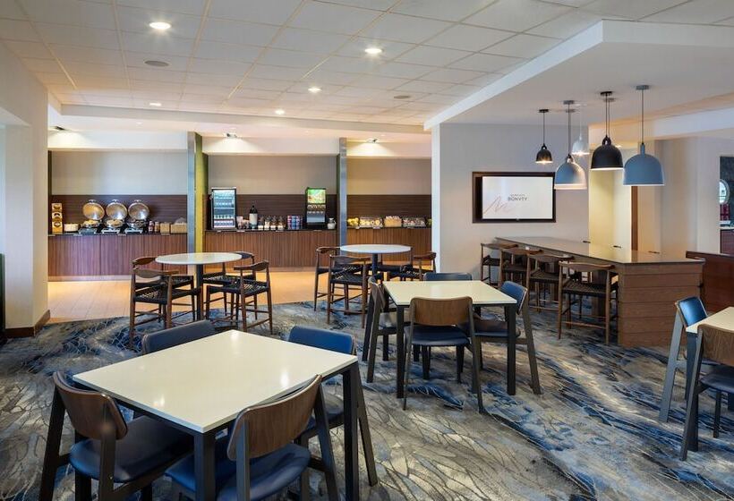 هتل Fairfield Inn & Suites By Marriott Columbus Airport