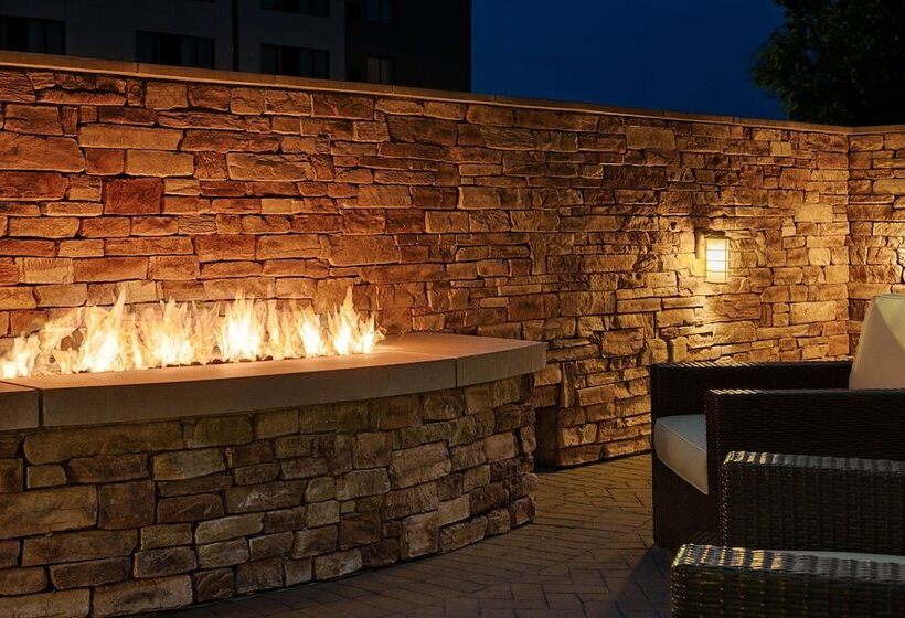 هتل Fairfield Inn & Suites By Marriott Columbus Airport