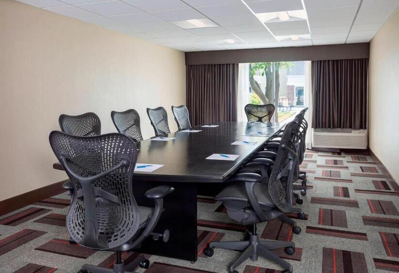 בית מלון כפרי Four Points By Sheraton Buffalo Grove