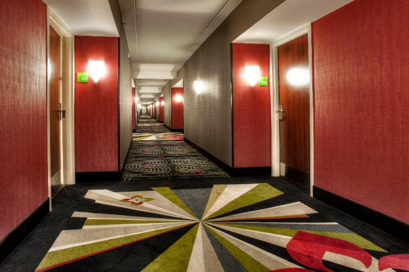 בית מלון כפרי Inn At Fox Chase   Bw Premier Collection
