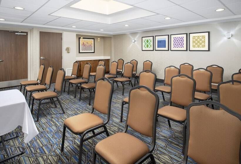 هتل Holiday Inn Express Boston Saugus, An Ihg