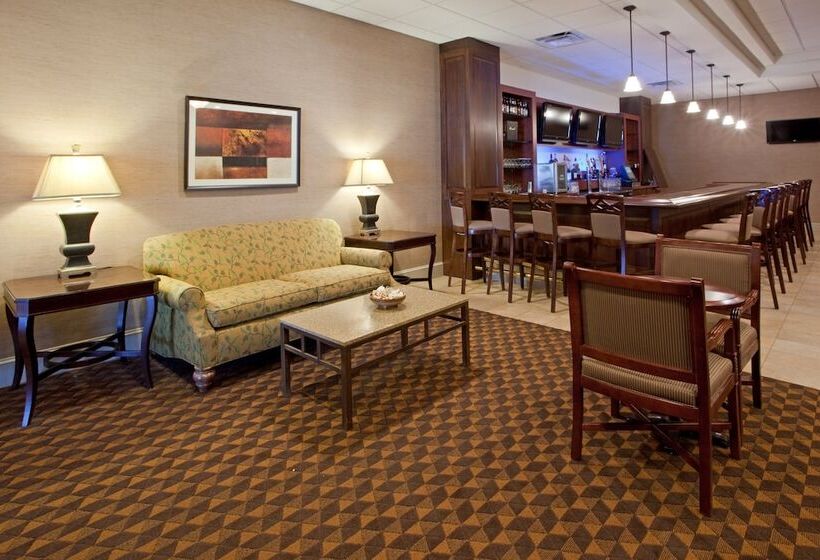 هتل Holiday Inn University Area Charlottesville, An Ihg