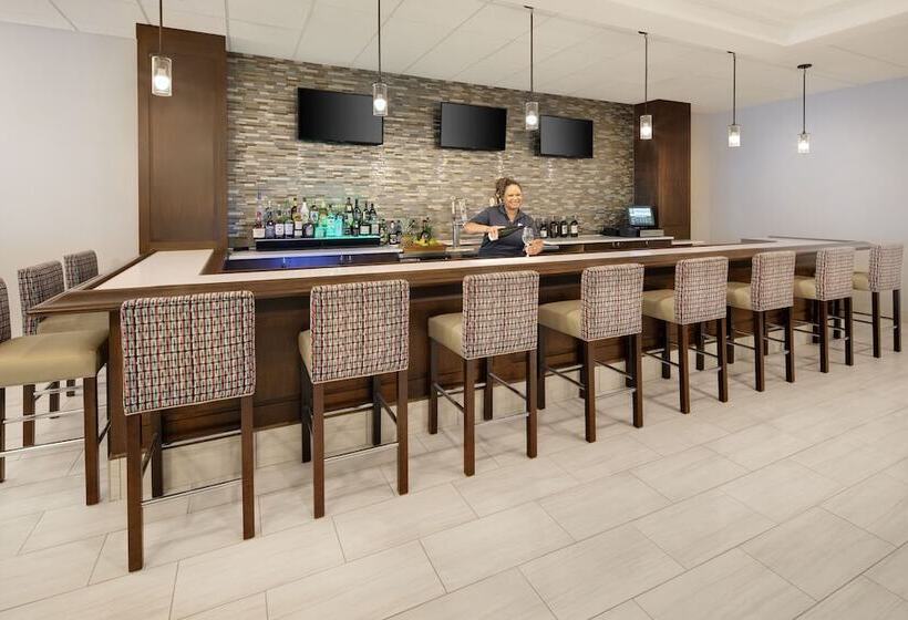 هتل Holiday Inn University Area Charlottesville, An Ihg