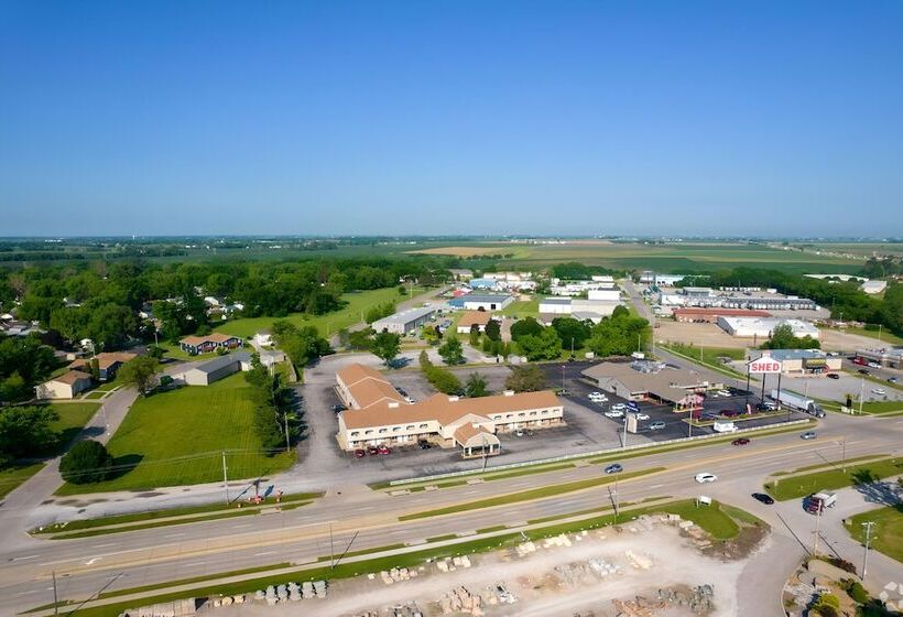 هتل I 80 Inn & Suites