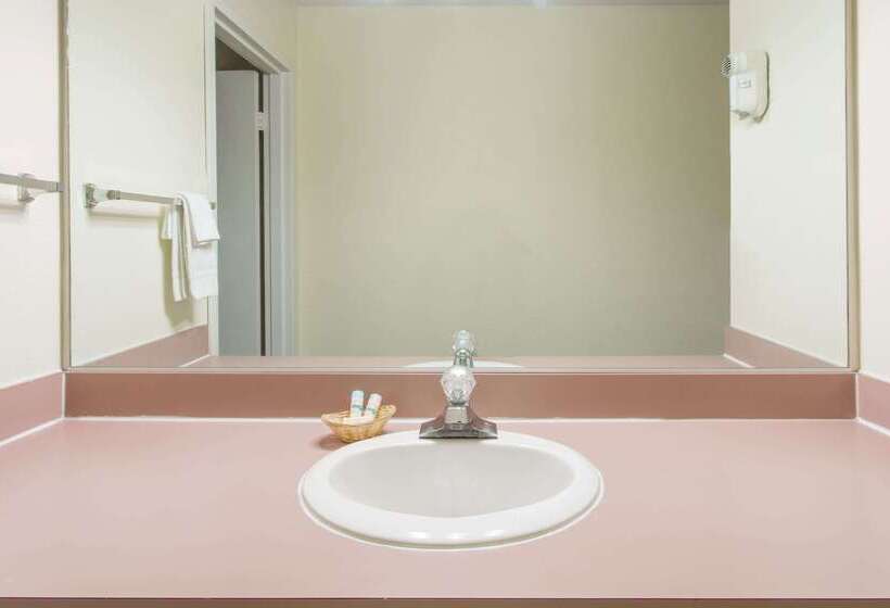 ホテル Knights Inn Virginia Beach Lynnhaven