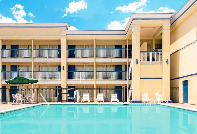 Отель Days Inn by Wyndham Shreveport