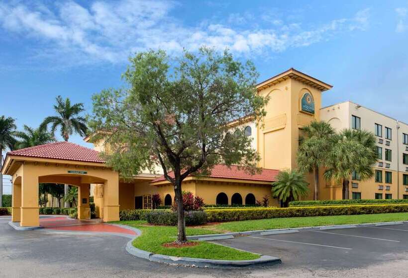 هتل La Quinta By Wyndham Ft Lauderdale Cypress Creek