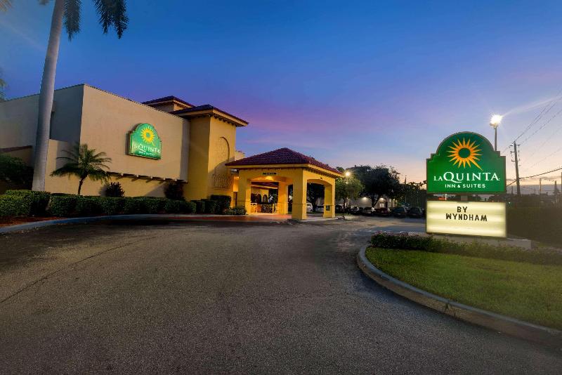 هتل La Quinta By Wyndham Ft Lauderdale Cypress Creek