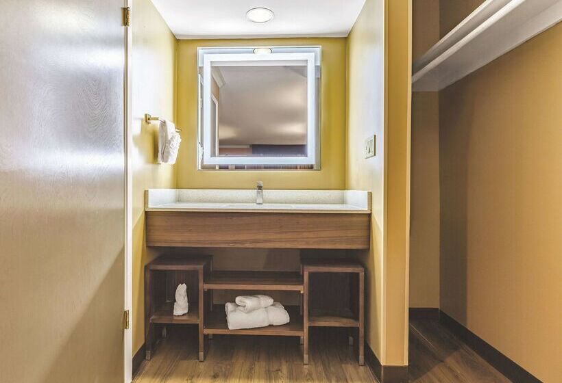 هتل La Quinta By Wyndham San Francisco Airport West