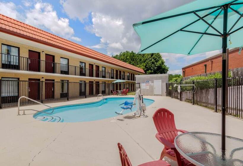 فندق Quality Inn