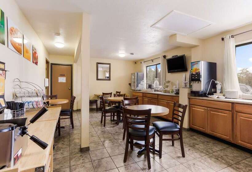 בית מלון כפרי Quality Inn Airport