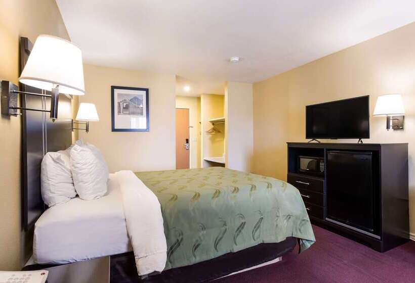 בית מלון כפרי Quality Inn Airport