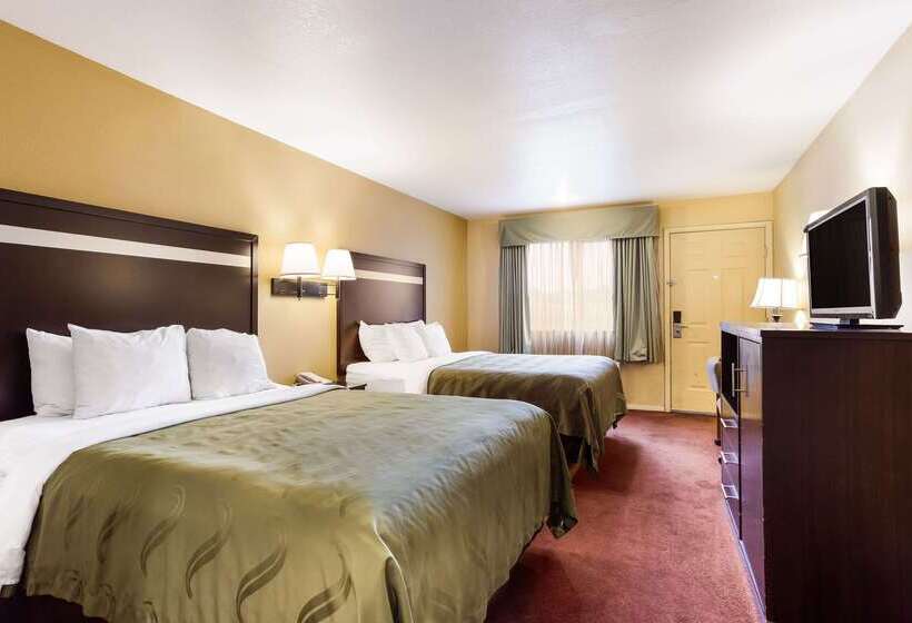 בית מלון כפרי Quality Inn Airport