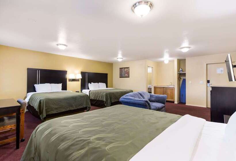 בית מלון כפרי Quality Inn Airport