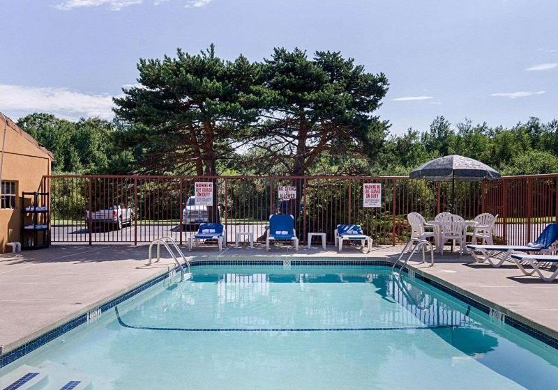 Отель Quality Inn And Suites