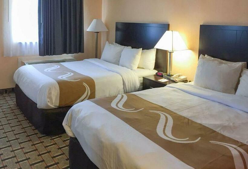 ホテル Quality Inn & Suites