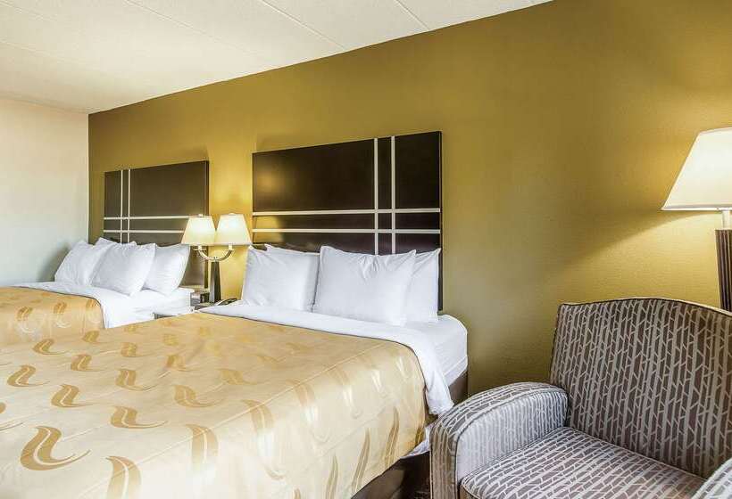 酒店 La Casa Inn & Suites Middleboro