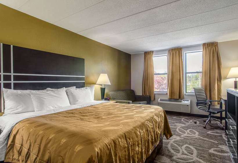酒店 La Casa Inn & Suites Middleboro
