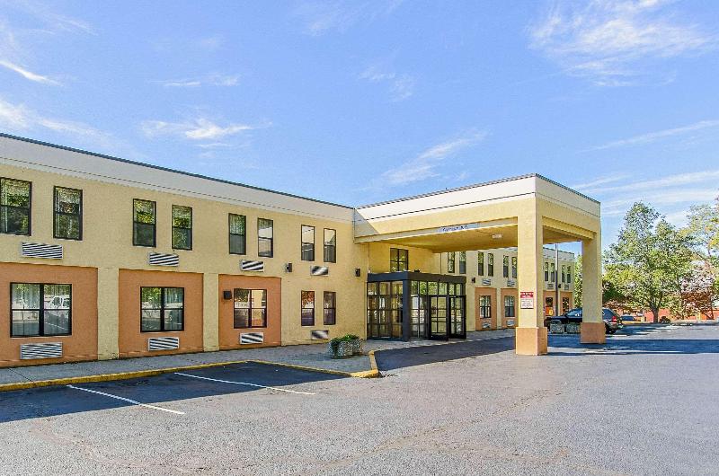 酒店 La Casa Inn & Suites Middleboro