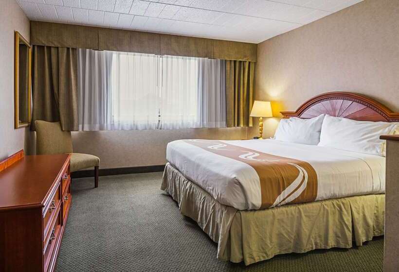 هتل Quality Inn & Suites