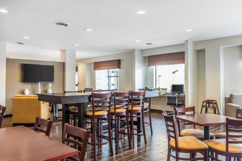 בית מלון כפרי Quality Inn & Suites Frostburgcumberland