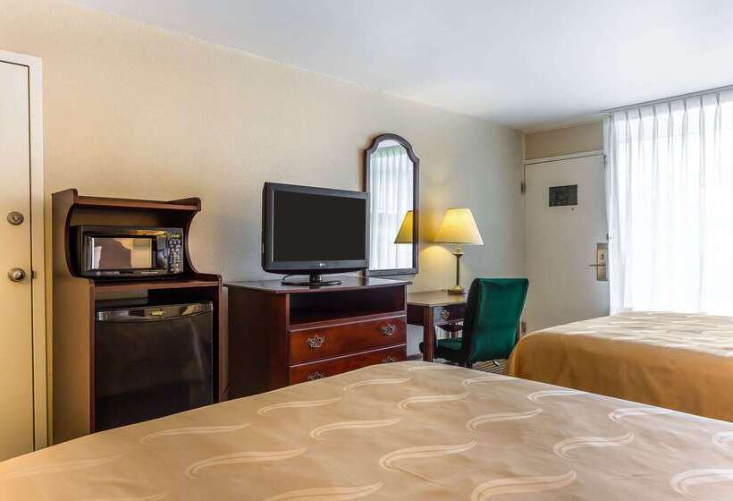 ホテル Quality Inn & Suites