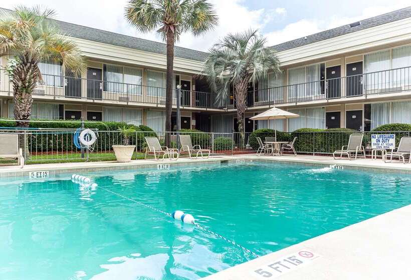 ホテル Quality Inn & Suites