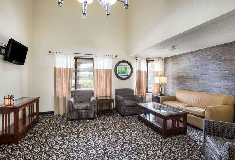 هتل Quality Inn & Suites Lawrence University Area