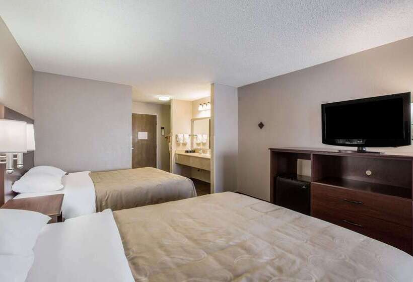 هتل Quality Inn & Suites Lawrence University Area