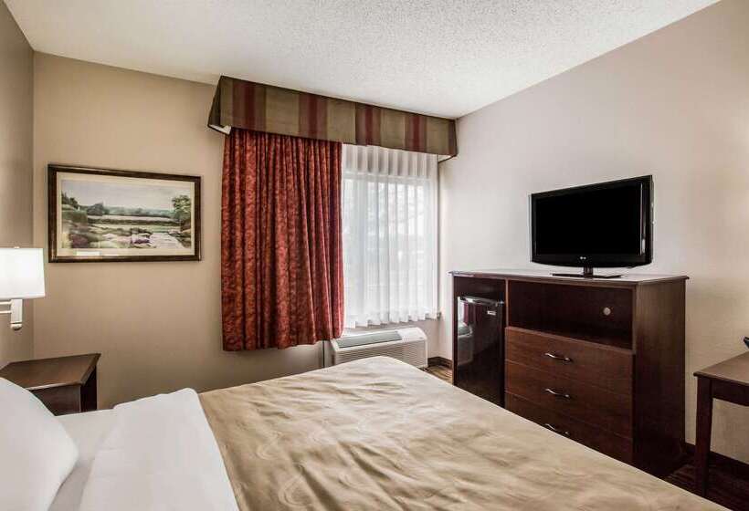 هتل Quality Inn & Suites Lawrence University Area