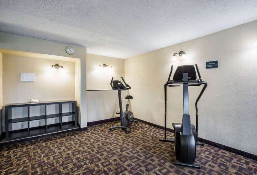 هتل Quality Inn & Suites Lawrence University Area
