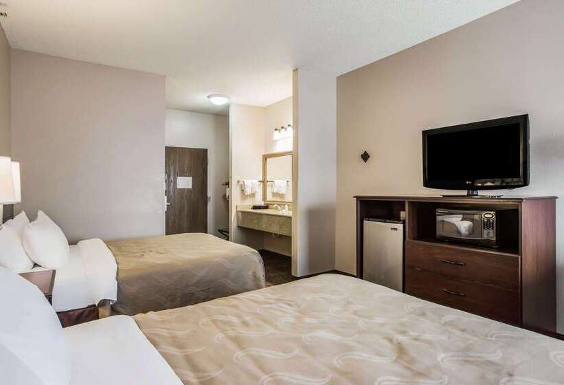 هتل Quality Inn & Suites Lawrence University Area