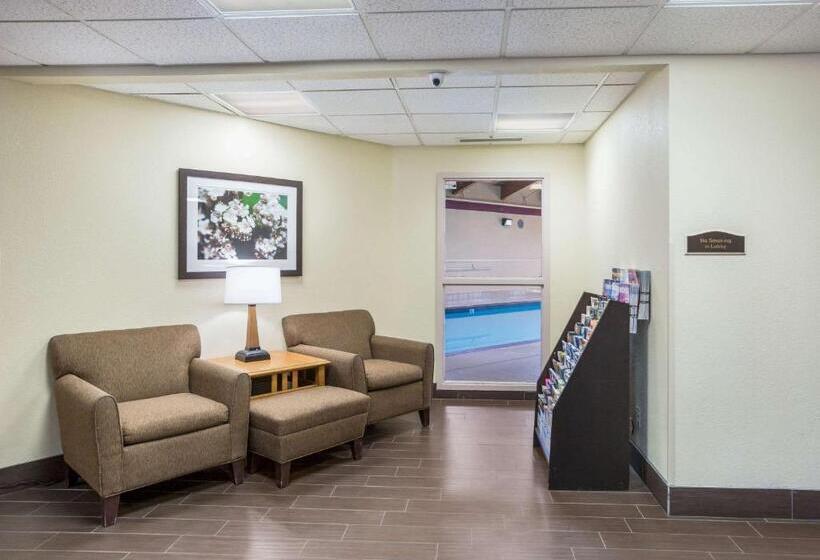 هتل Quality Inn & Suites Lawrence University Area