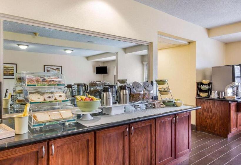 هتل Quality Inn & Suites Lawrence University Area