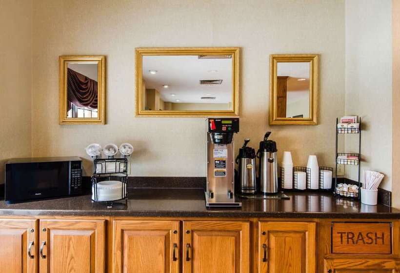 Отель Quality Inn