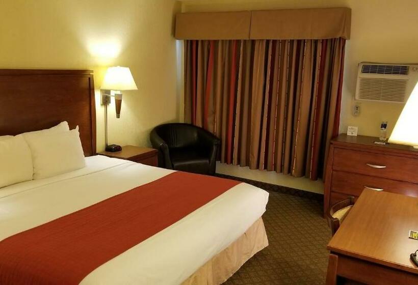 هتل Red River Inn & Suites Fargo