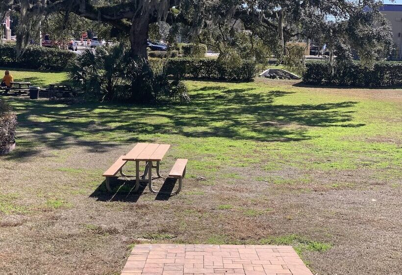 מוטל Days Inn By Wyndham Brooksville