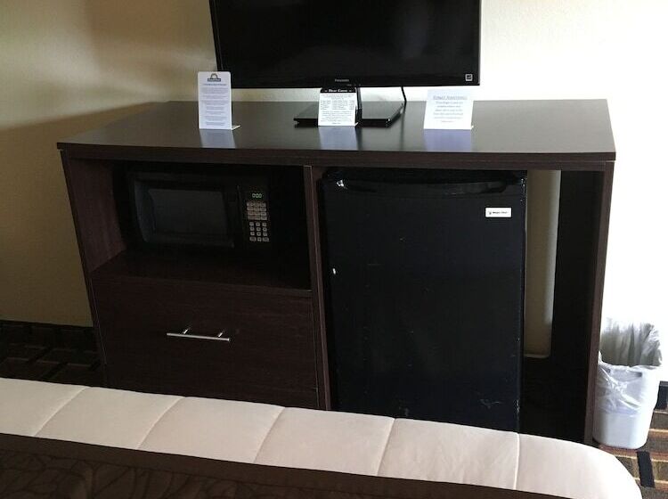 מוטל Days Inn By Wyndham Brooksville