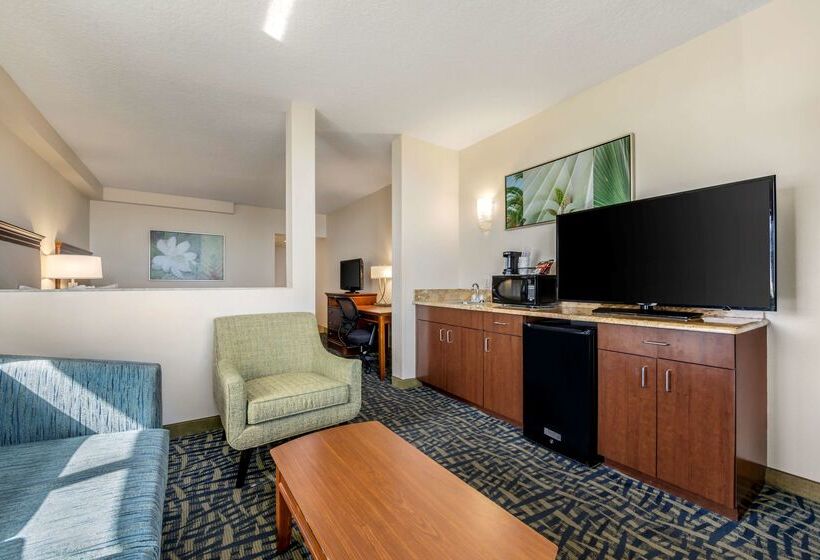 منتجع Best Western Cocoa Beach Hotel & Suites