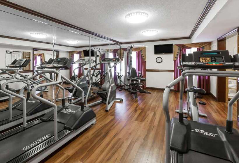 ホテル Hometowne Studios By Red Roof Auburn Hills