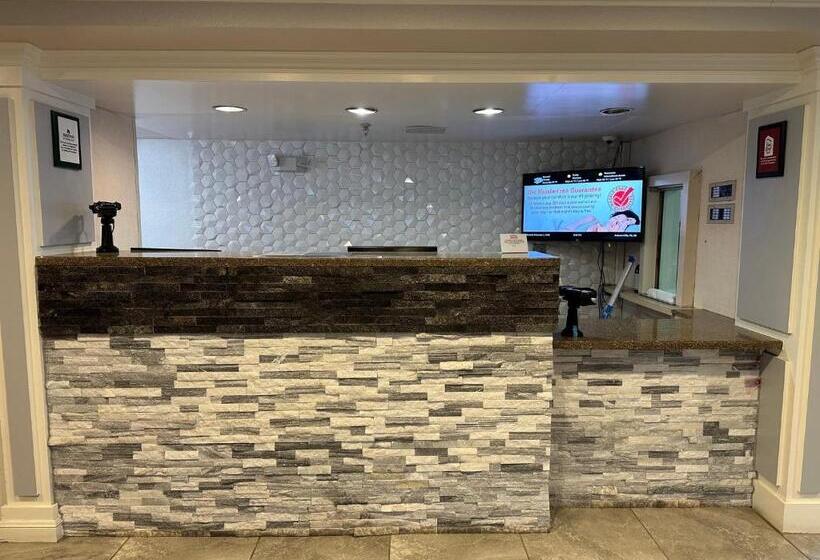 酒店 Hometowne Studios By Red Roof Auburn Hills