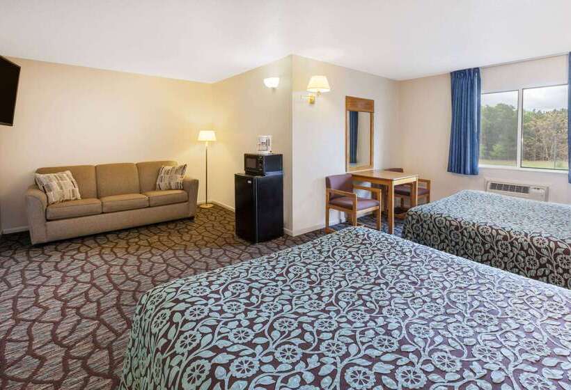 בית מלון כפרי Baymont By Wyndham Manistee