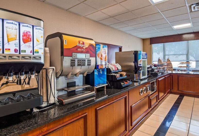 فندق Best Western Potomac Mills