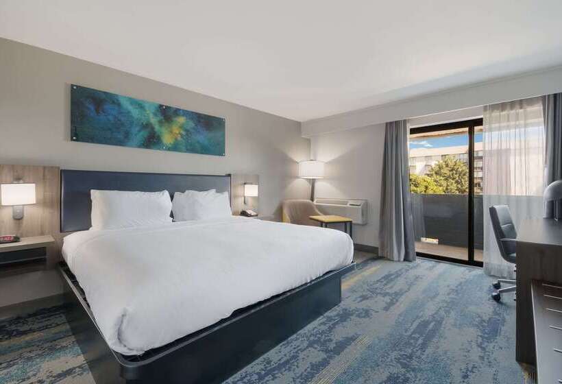 فندق Clarion Pointe Okc Airport