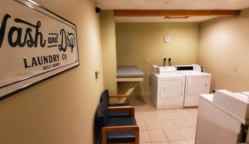 هتل Cottonwood Inn And Conference Center