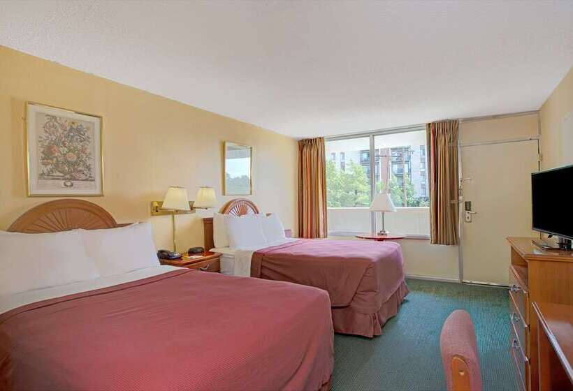 هتل Days Inn By Wyndham Alexandria South