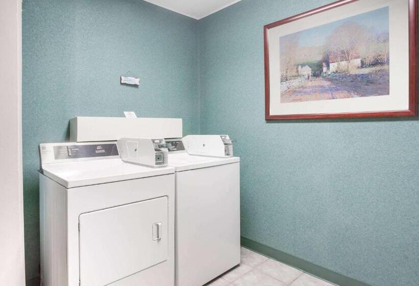 호텔 Days Inn By Wyndham Cambridge
