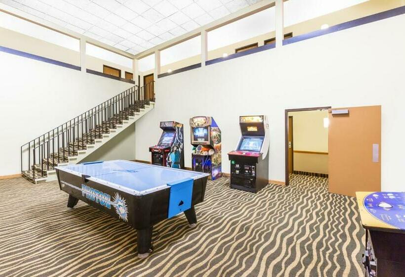 هتل Days Inn By Wyndham Des Moines Merle Hay