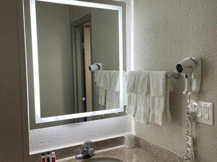 فندق Days Inn By Wyndham Florence Near Civic Center