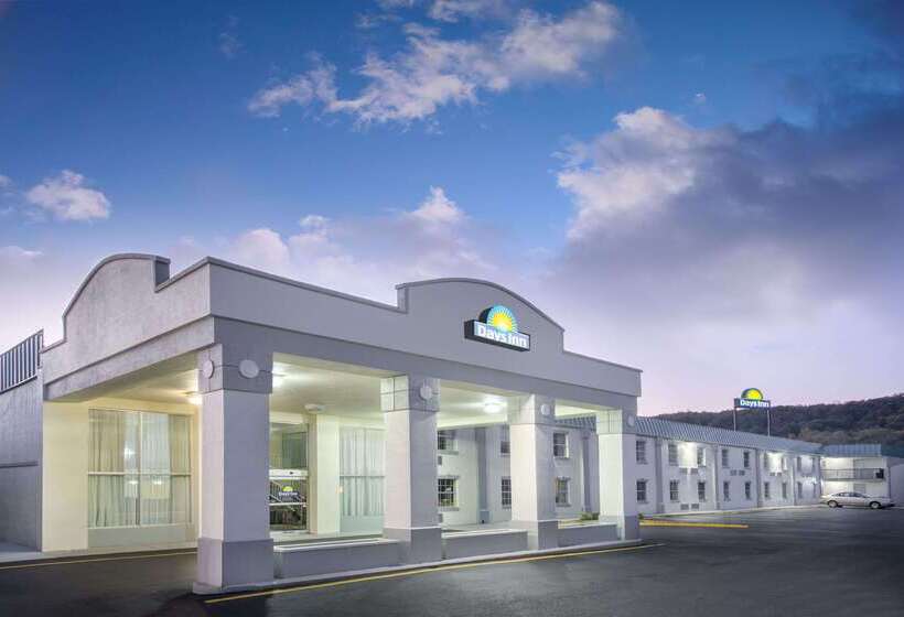 هتل Days Inn By Wyndham Roanoke Near I81